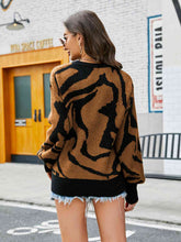 Load image into Gallery viewer, Printed Round Neck Long Sleeve Sweater