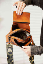 Load image into Gallery viewer, Leather Wide Strap Crossbody Bag