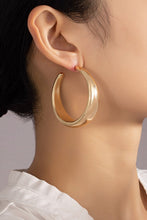 Load image into Gallery viewer, Large hollow puffy hoof earrings
