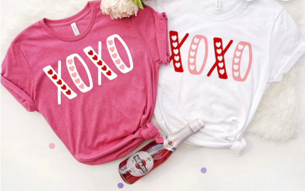 XOXO Design T-Shirt in Raspberry